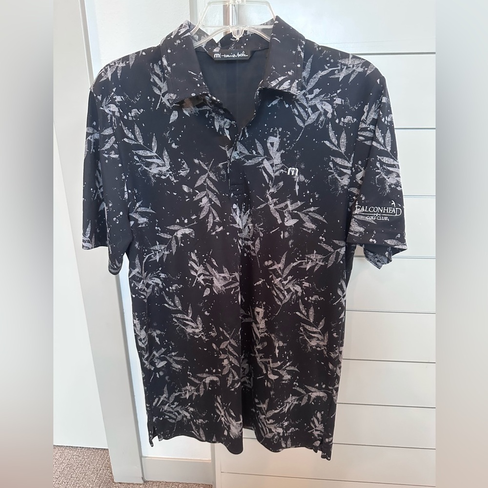 Travis Mathew The Riegel Golf Polo Shirt Black Gray Floral Tropical Men's M